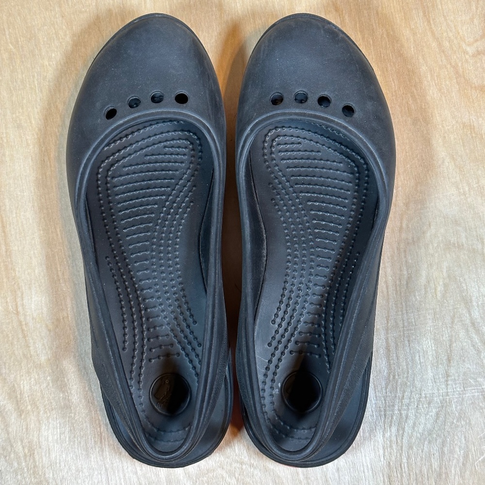 Crocs Tone Skylar Slingback Flat Slip On Shoes Women's Size 8 Black and Pink